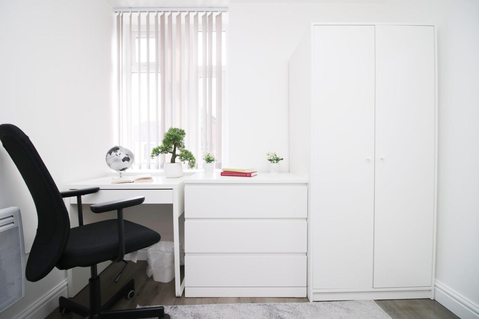 Modern Guesthouse, Fast Wi-Fi, Street Free Parking, Central, Fully Equipped Cardiff Buitenkant foto