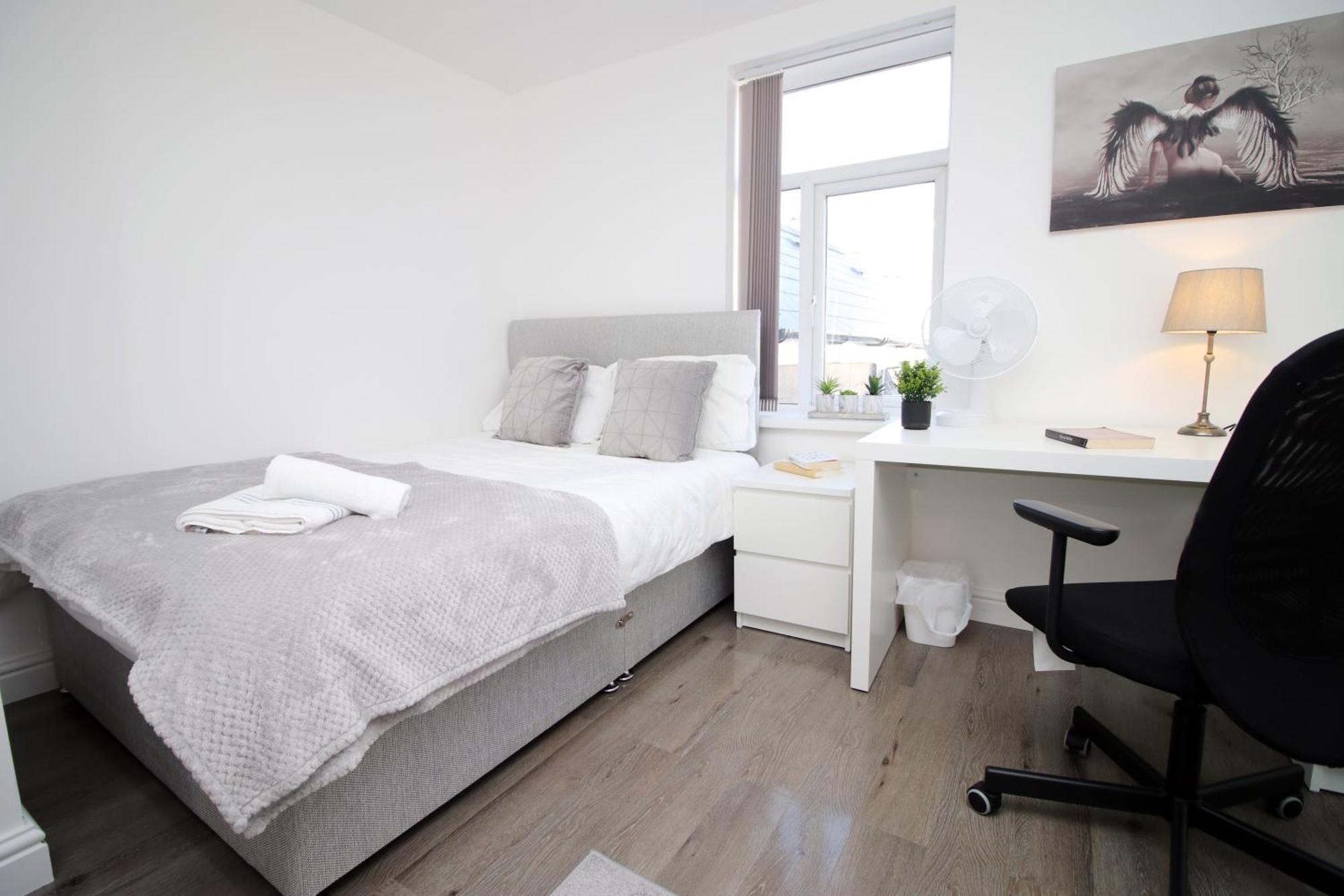Modern Guesthouse, Fast Wi-Fi, Street Free Parking, Central, Fully Equipped Cardiff Buitenkant foto