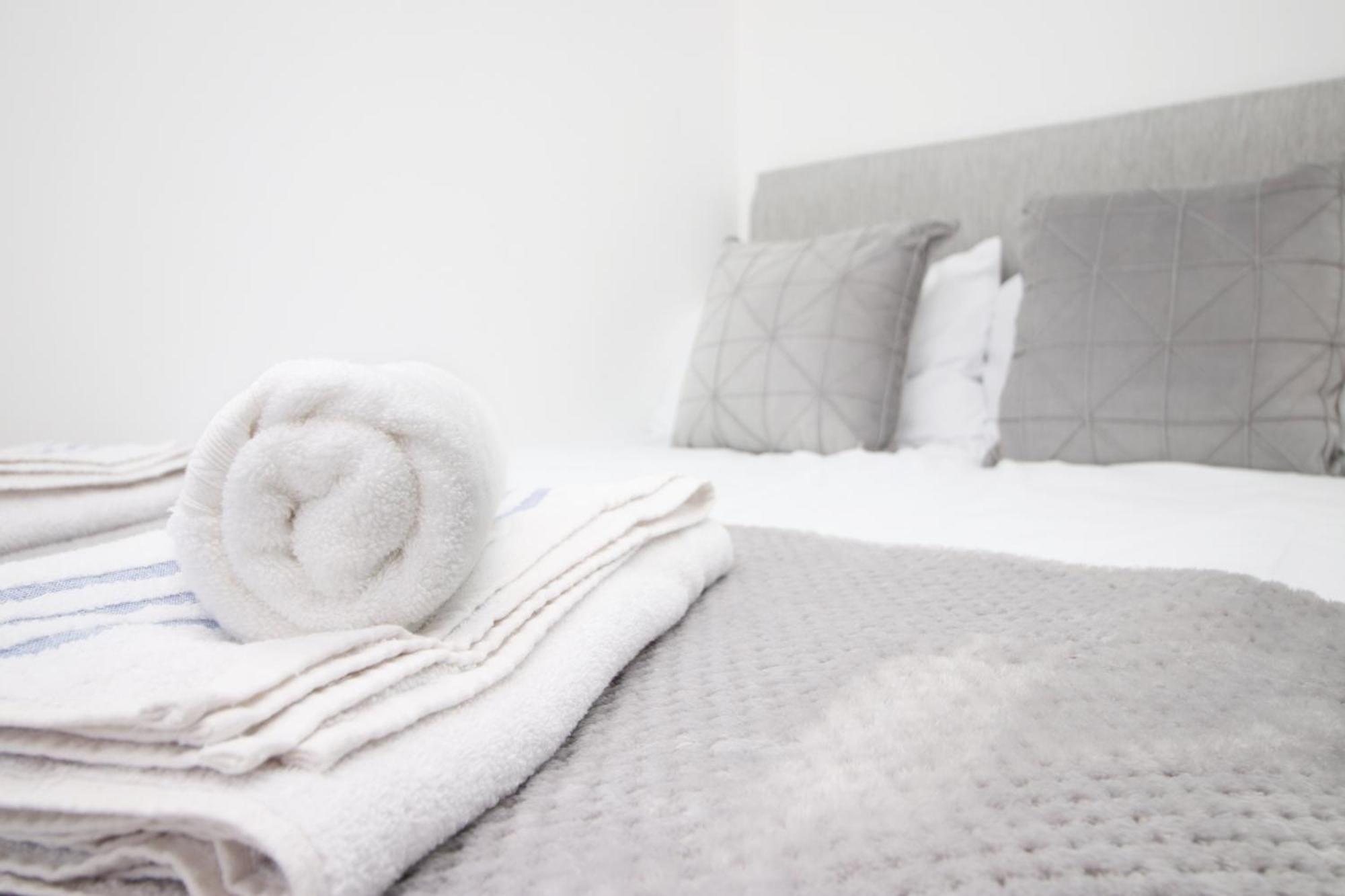 Modern Guesthouse, Fast Wi-Fi, Street Free Parking, Central, Fully Equipped Cardiff Buitenkant foto