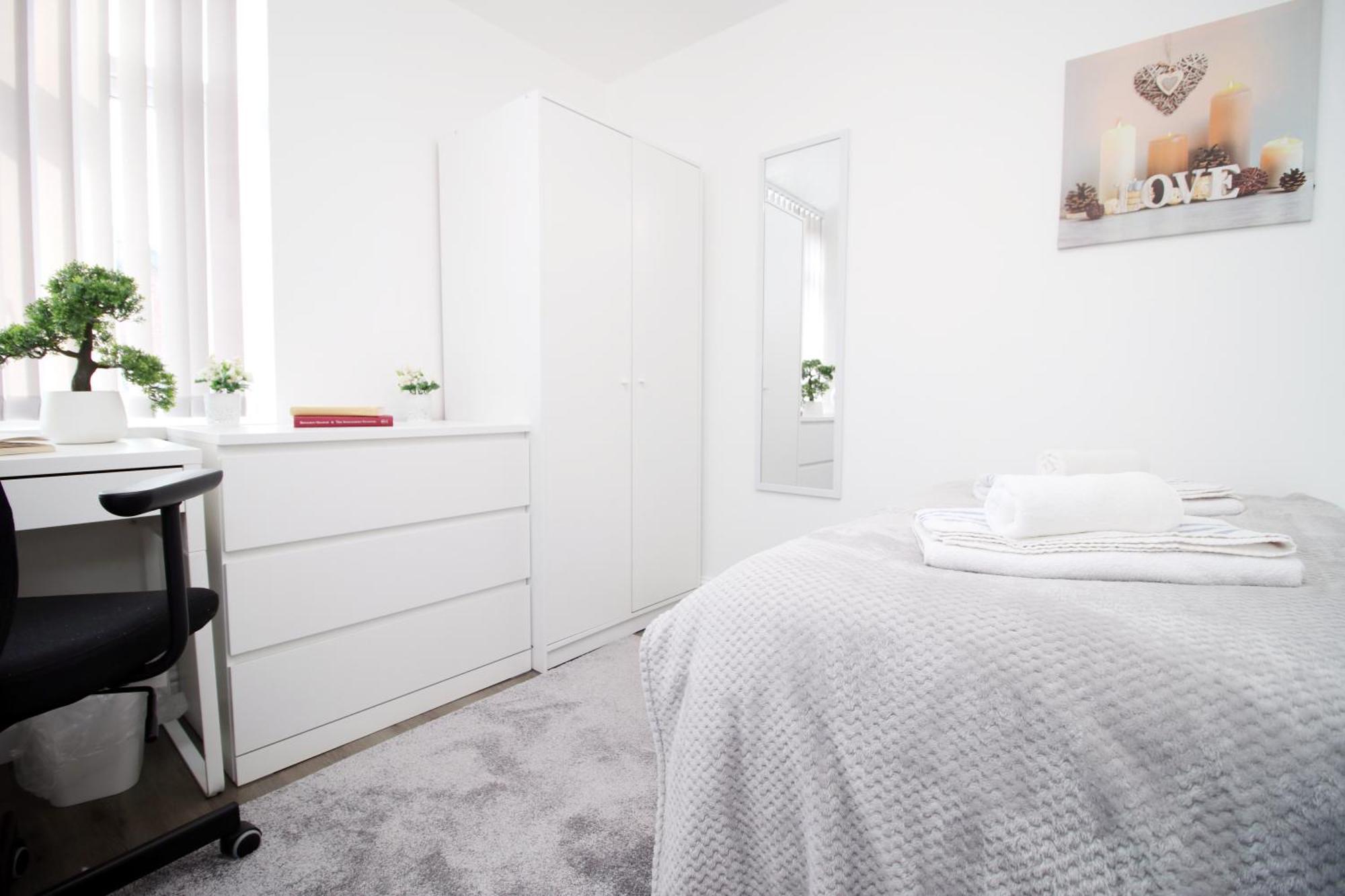 Modern Guesthouse, Fast Wi-Fi, Street Free Parking, Central, Fully Equipped Cardiff Buitenkant foto