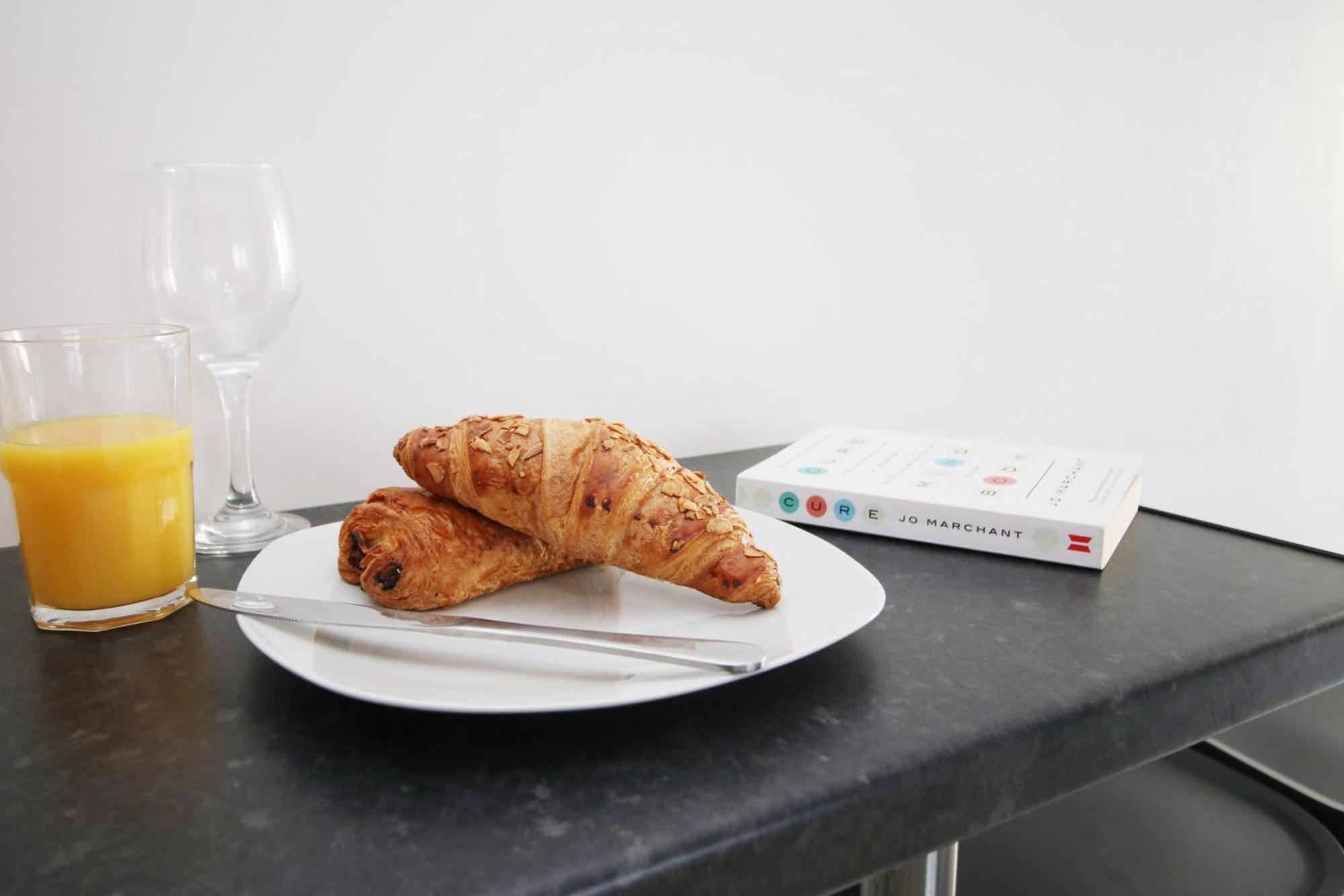 Modern Guesthouse, Fast Wi-Fi, Street Free Parking, Central, Fully Equipped Cardiff Buitenkant foto