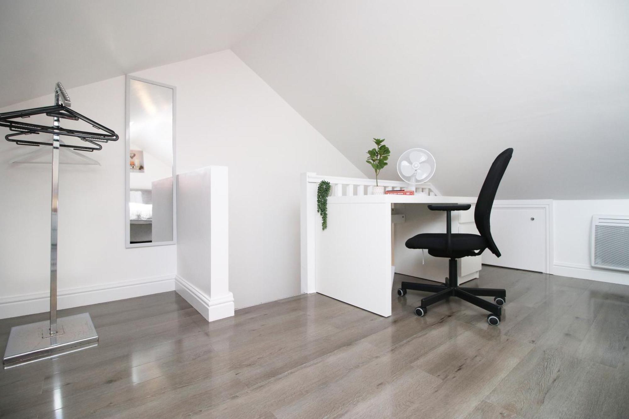 Modern Guesthouse, Fast Wi-Fi, Street Free Parking, Central, Fully Equipped Cardiff Buitenkant foto